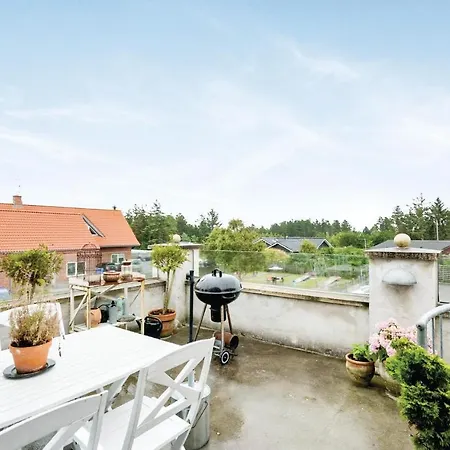 Two Bedroom In Blavand * Varde